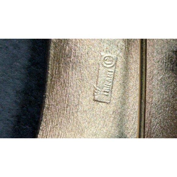 Vintage Crown Trifari Brushed Gold Tone Leaf Brooch & Clip-On Earrings  set - Picture 6 of 7